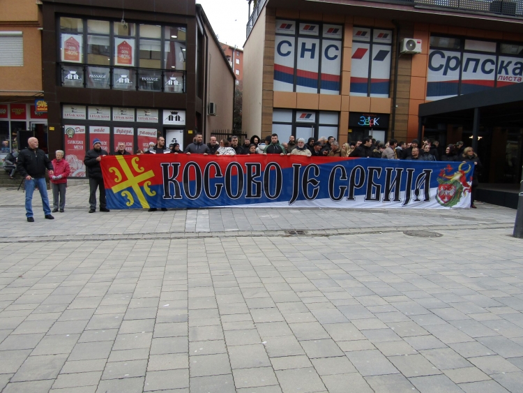 u-centru-kosovske-mitrovice-odrzan-protest-upozorenja